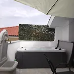 Appartmants 1 With Pool And Private Jakuzzi 4*