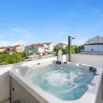 Appartmants 1 With Pool And Private Jakuzzi