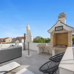 Guest house Appartmants 1 With Pool And Private Jakuzzi 4*