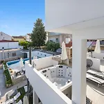 Appartmants 1 With Pool And Private Jakuzzi 4* Vodice