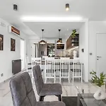 Guest house Appartmants 1 With Pool And Private Jakuzzi 4*