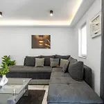Appartmants 1 With Pool And Private Jakuzzi Vodice