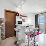 Appartmants 1 With Pool And Private Jakuzzi Guest house 4*