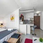 Appartmants 1 With Pool And Private Jakuzzi Guest house