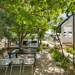 Guest house Appartmants 1 With Pool And Private Jakuzzi 4*