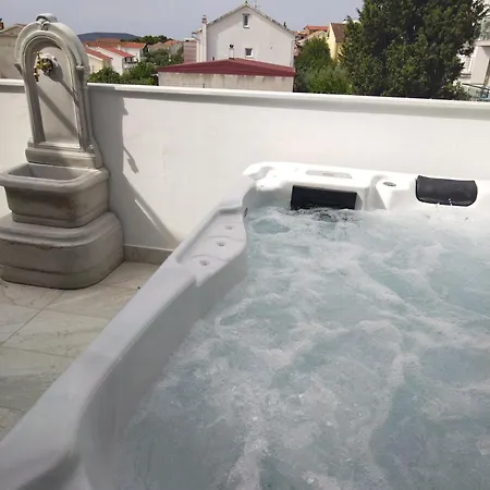 Guest house 1 With Pool And Private Jacuzzi Vodice