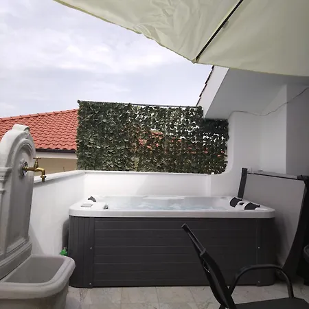 1 With Pool And Private Jacuzzi 4*