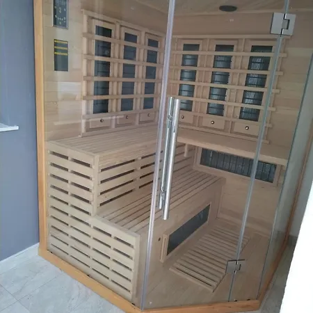 Pensionat 1 With Pool And Private Jacuzzi Vodice
