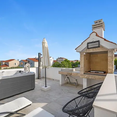 Guest house Appartmants 1 With Pool And Private Jakuzzi 4*