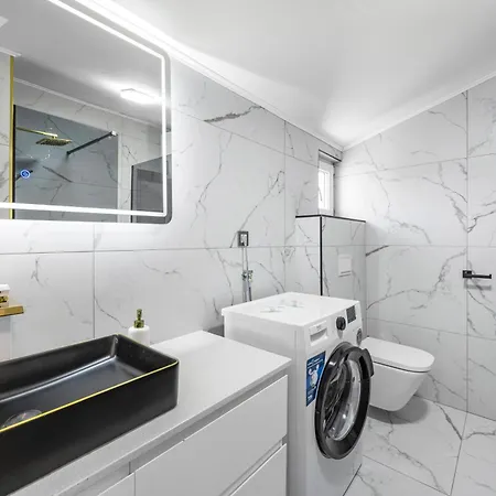 1 With Pool And Private Jacuzzi Guest house Vodice