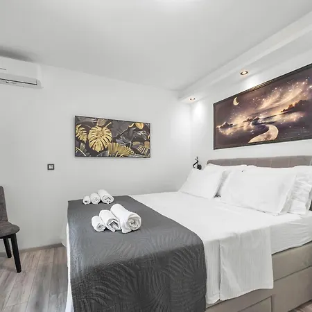 Pensionat 1 With Pool And Private Jacuzzi 4*