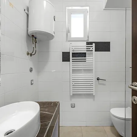 1 With Pool And Private Jacuzzi 4* Vodice