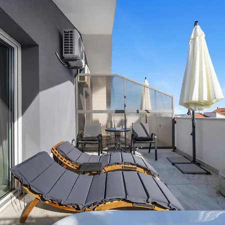 1 With Pool And Private Jacuzzi Pensionat 4*