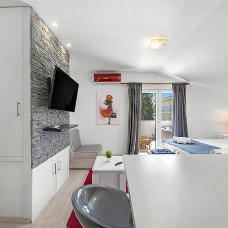 게스트하우스 Vodice Guesthouse 보디체