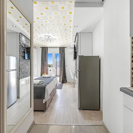 Vodice Guesthouse 4*