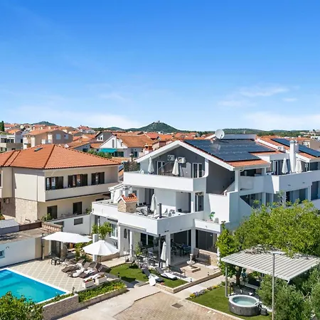 Appartmants 1 With Pool And Private Jakuzzi