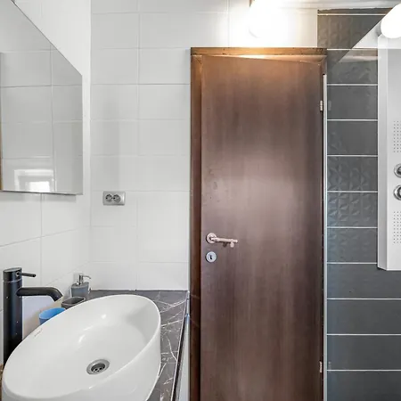 1 With Pool And Private Jacuzzi 4*