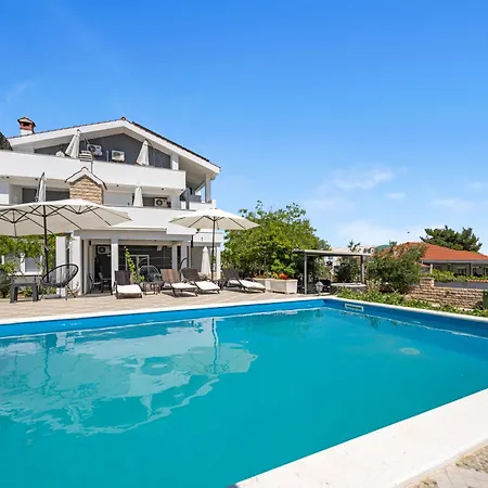 Appartmants 1 With Pool And Private Jakuzzi Vodice