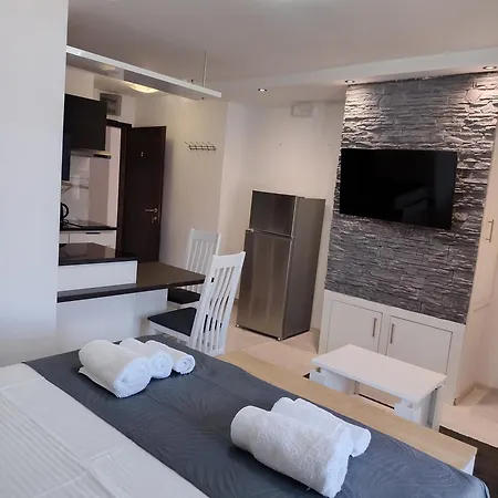 Appartmants 1 With Pool And Private Jakuzzi Guest house Vodice