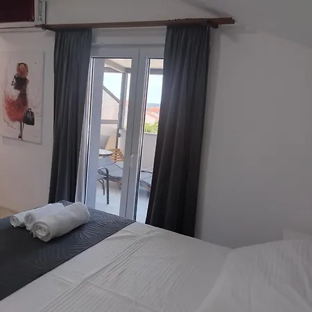 1 With Pool And Private Jacuzzi Pensionat Vodice