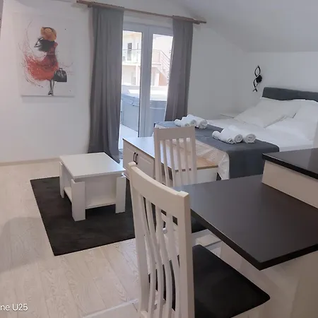 1 With Pool And Private Jacuzzi 4*