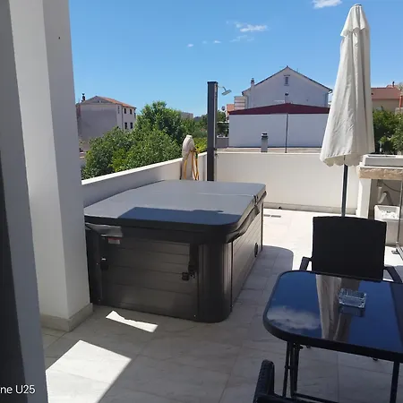 Guest house 1 With Pool And Private Jacuzzi