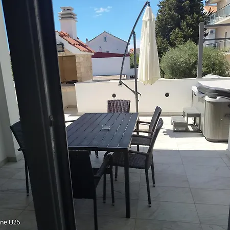 Casa de hóspedes Appartmants 1 With Pool And Private Jakuzzi 4*