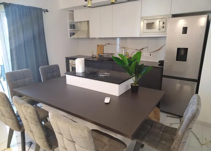 Vodice Guesthouse ゲストハウス ヴォディツェ