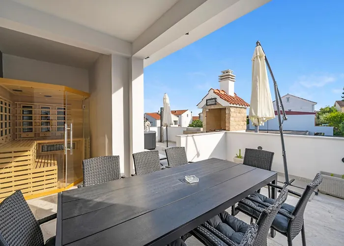 Vodice Guesthouse 보디체
