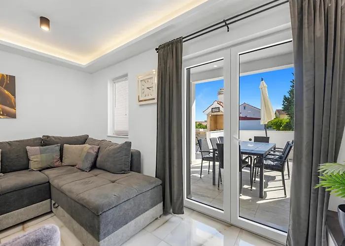 Vodice Guesthouse 4* 보디체